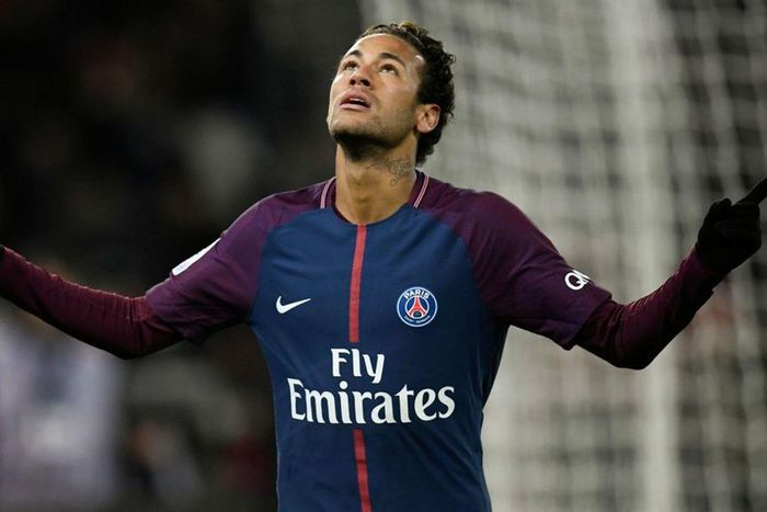 Neymar earns GHc 1.7m a year by just greeting PSG fans