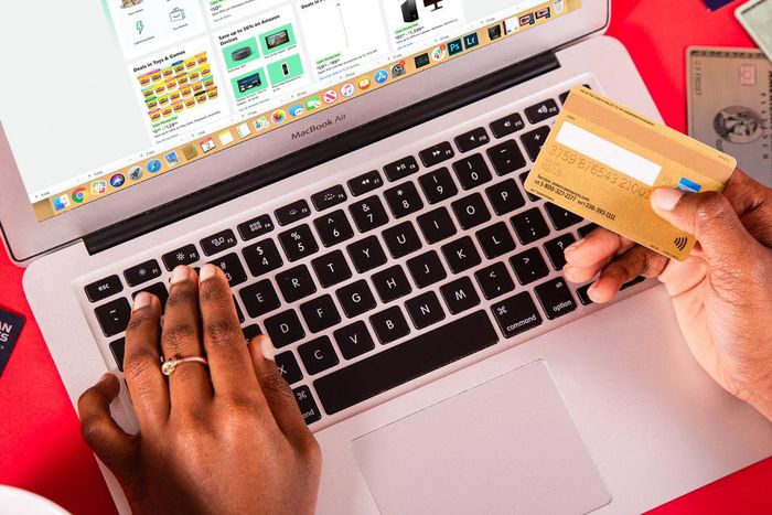 retail cyber online shopping gift card holiday black friday sale credit card