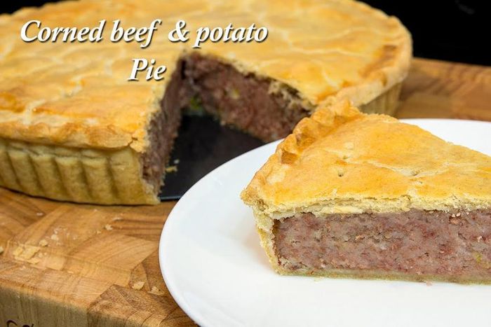 Corned beef cottage pie