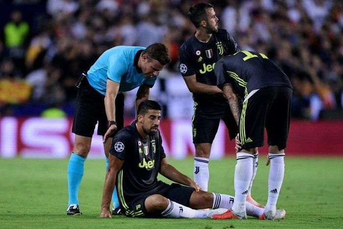 Juventus midfielder Sami Khedira has aggravated a thigh muscle injury