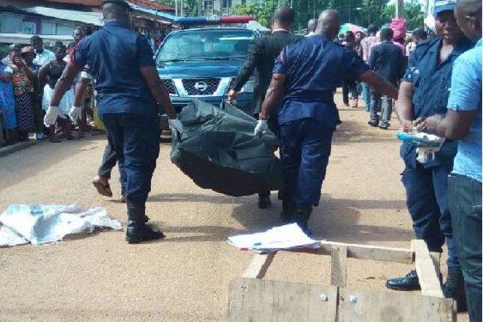 File photo: Police carry dead body