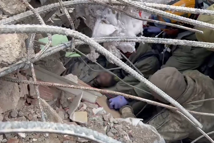 10-year-old Turkish boy rescued after 100 hours under rubble. [timesofisrael]