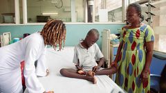 Wendy Shay marks birthday with donation to patients at Korle Bu hospital