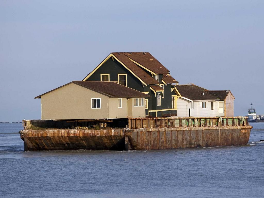 19 crazy facts about Bill Gates' $127 million mansion (MSFT)