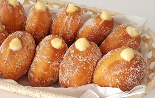 Custard doughnuts