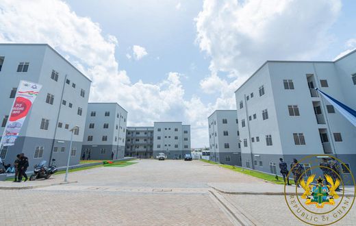 Akufo-Addo commissions newly constructed police barracks at Kwabenya