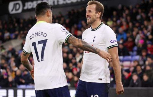 Harry Kane scored twice for Tottenham to sink Crystal Palace