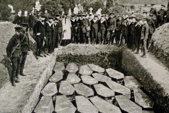 Mass funeral of some of the victims of the Titanic [Getty]