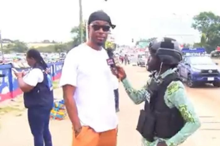 E.L finally reads the room as he shows up for #OccupyJulorbiHouse Day 2  protest (VIDEO)