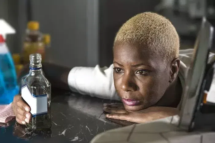 Alcohol abuse affects you and your relationships [Depositphotos]