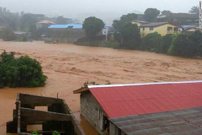 ___7150701___2017___8___15___15___170814161838-02-sierra-leone-flooding-0814-exlarge-169