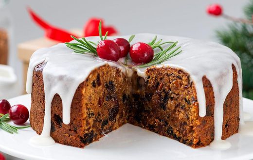 Another dessert of choice is Christmas cake, a rich fruit cake covered with marzipan and icing.