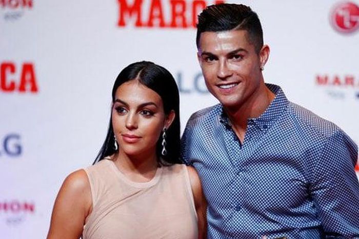 Cristiano Ronado’s girlfriend entitled to £86,000 per month if couple break up