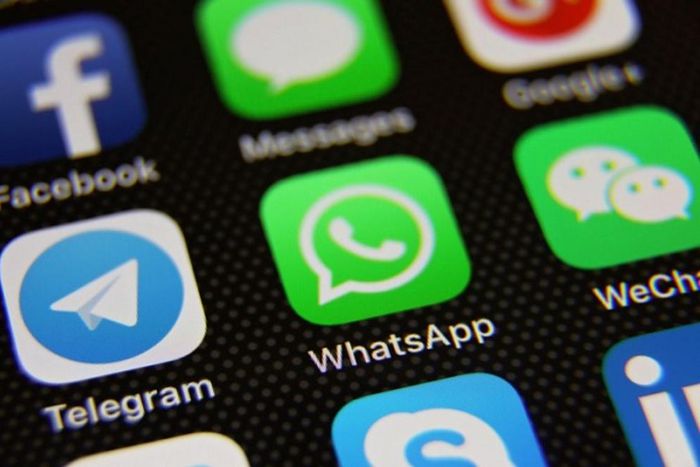 Whatsapp Illustration A 620  w1200