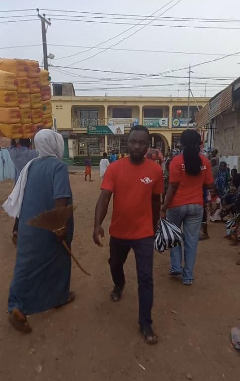 Travelwings fetes Muslims and street children