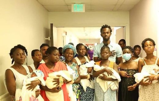 Black Sherif clears medical bills of mothers stuck at Ridge Hospital over medical bills
