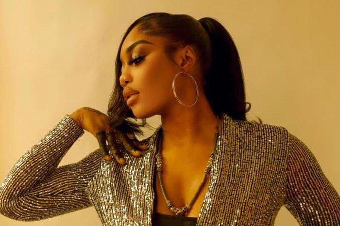 Jameella Jè releases a soothing and danceable new single ‘Ping Me For Location’