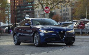 The 2018 Alfa Romeo Giulia Ti Lusso is just a darn-pretty set of wheels. The prettiest of all sport sedans, if you ask me. As with the Fiat Chrysler Automobiles stablemate Maserati, the Alfa simply oozes style.