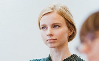 woman work annoyed thinking