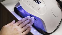 A nail dryer at work