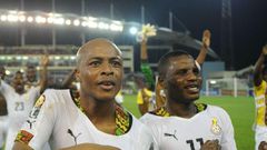 Mubarak-Wakaso-celebrates-with-Andre-Ayew
