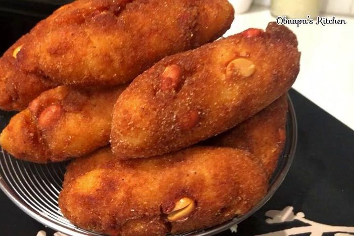 Cornmeal doughnuts (Bamfo bisi or Awiesu)