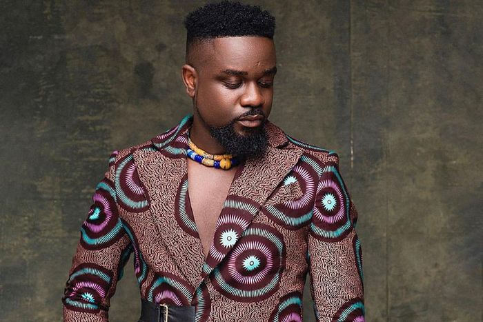 Sarkodie celebrates his birthday with dope African print apparel