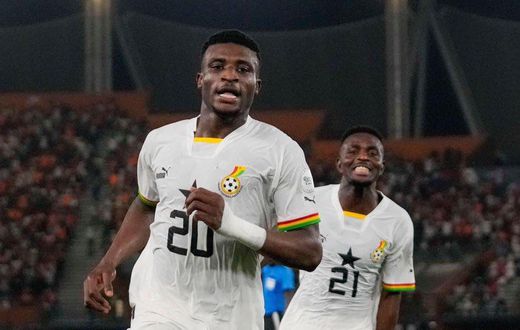 Mohammed Kudus scores