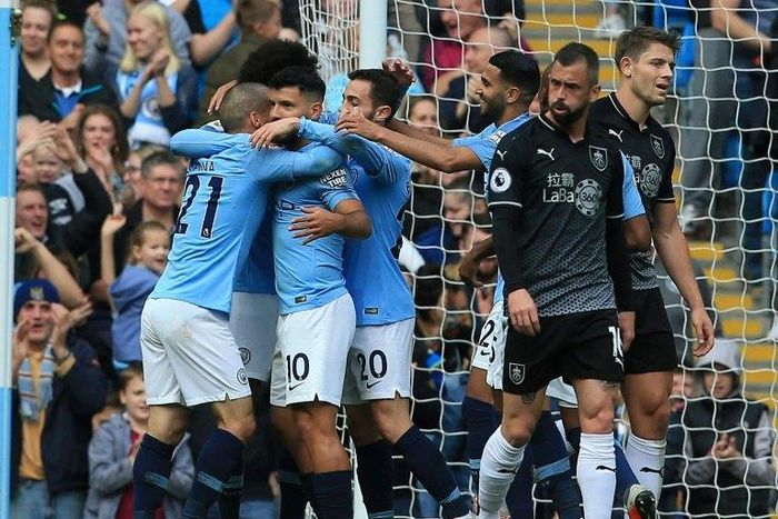 Manchester City celebrate Sergio Aguero's goal against Burnley