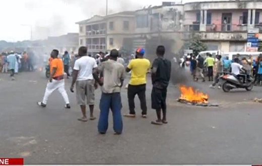 Zongo youth clash with Police in Kumasi over armed 'robbers'