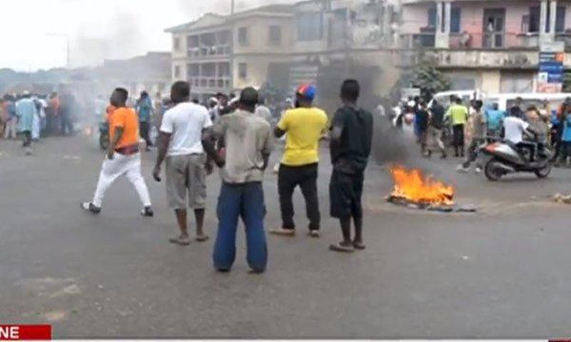 Zongo youth clash with Police in Kumasi over armed 'robbers'
