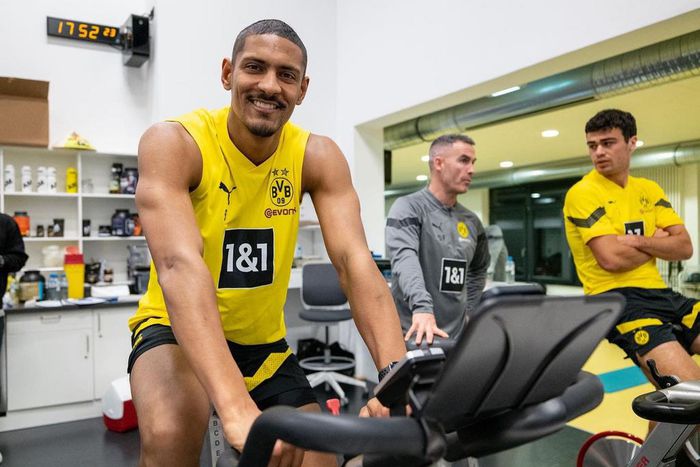 Sebastian Haller is finally back training with Borussia Dortmund