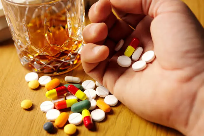 Food and drinks you shouldn't take with drugs [caterbakesbywale]