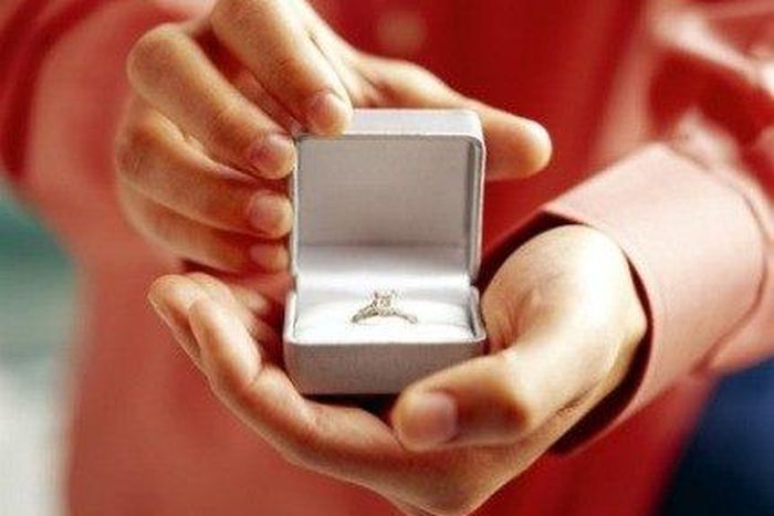 70-year-old woman rejects proposal of a man she’s dated for 20 years