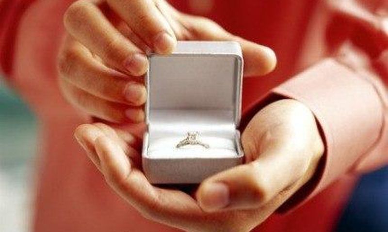 70-year-old woman rejects proposal of a man she’s dated for 20 years
