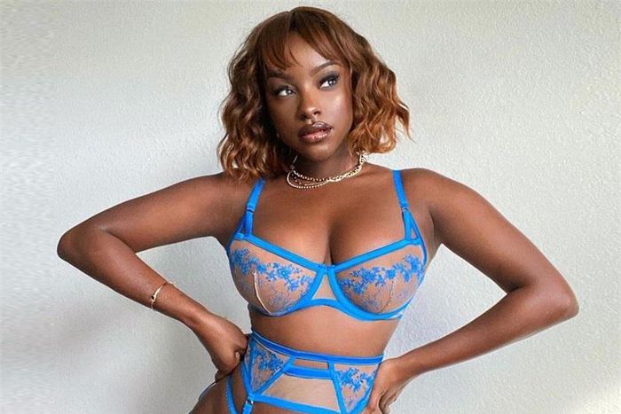 Lady in lingerie (Credit: Alibaba.com)