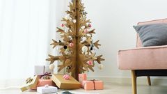 Cardboard Christmas tree-Pantone-canvas-gallery-