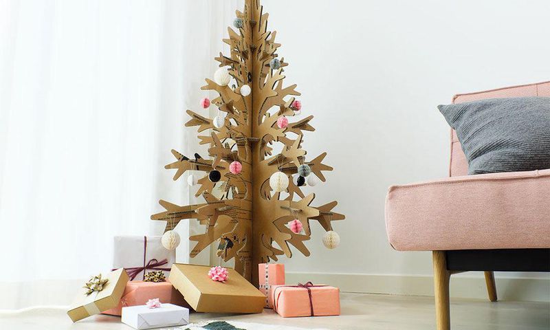 Cardboard Christmas tree-Pantone-canvas-gallery-
