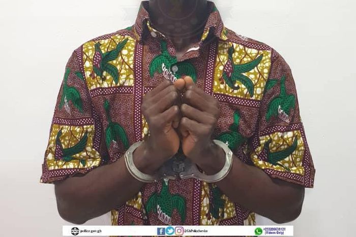 Fake policeman who had arrested civilian finds himself apprehended by real officers