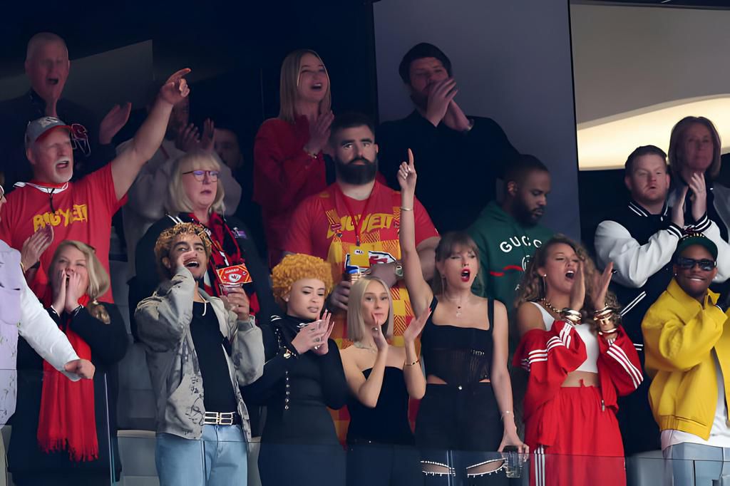 More cheers from Taylor Swift [Getty/Stephchambers]