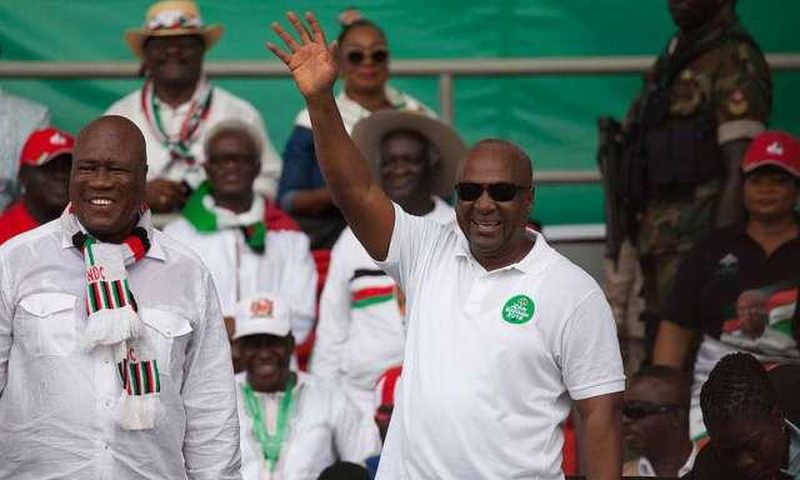 ___8969195___2018___10___12___9___President-Mahama-cheers