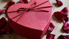 Valentine's Day gift box (Courtesy)