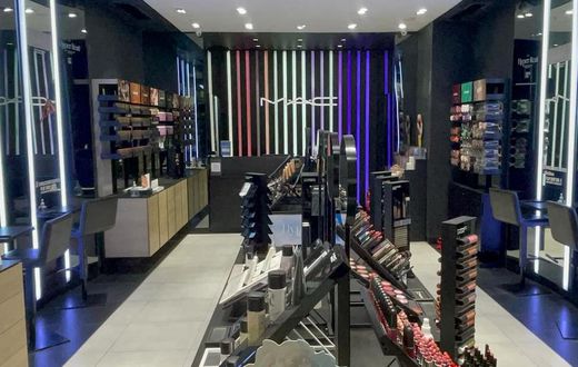 Accra Mall Offers Free Mother's Day Makeovers