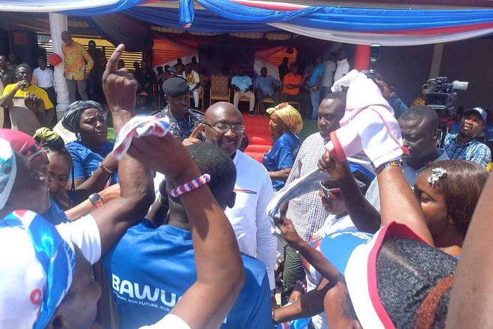 Dr Mahamudu Bawumia campaigns in Ashanti Region