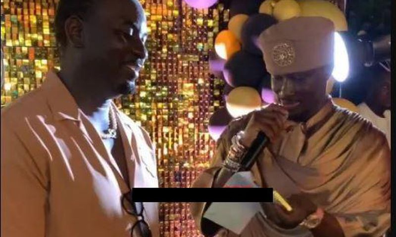 Jacob Caesar gifts his friend  a blank cheque