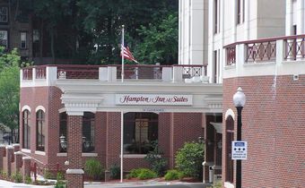 Hampton Inn and Suites in Albany, New York