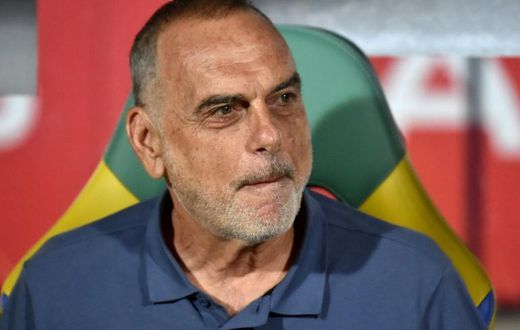 Former Chelsea manager Avram Grant (pictured February 2017) will be among the representatives of the London club who will join the "March of the Living" in a walk from Auschwitz to the nearby camp of Birkenau in Poland