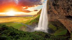 The night never fallls in some parts of Iceland [TomArcher]