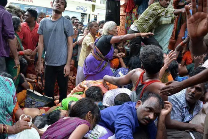 27 die in Indian stampede [NAN]