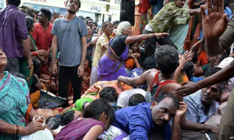 27 die in Indian stampede [NAN]